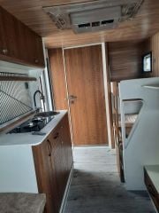 KARAVAN MODEL-1