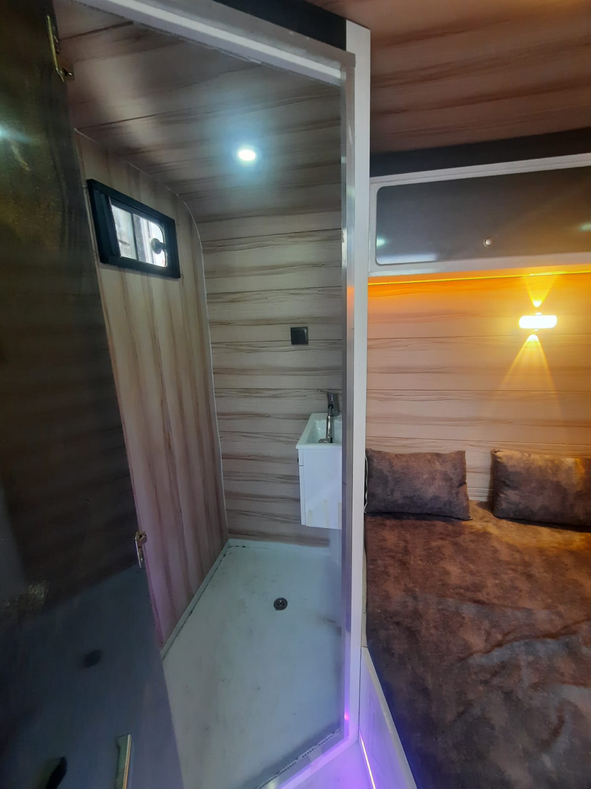 KARAVAN MODEL-7
